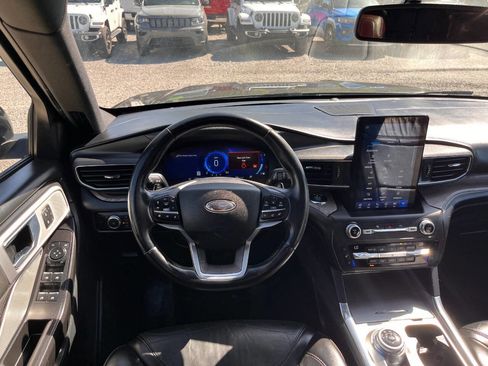 Used 2020 Ford Explorer Platinum w/ Premium Technology Package AWD/4WD image 38