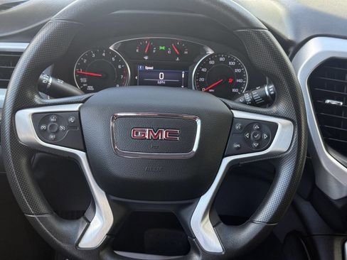 Used 2023 GMC Acadia SLE image 12