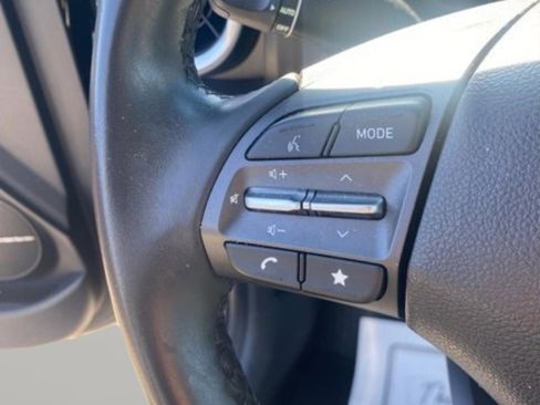 Used 2022 Hyundai Kona Limited image 24