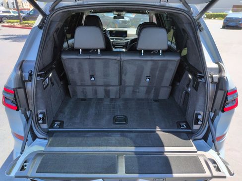 Used 2025 BMW X7 M60i AWD/4WD image 33