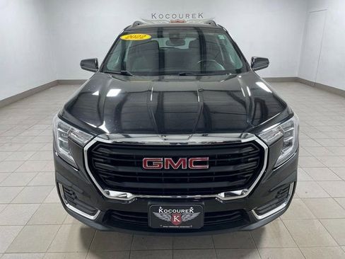 Used 2022 GMC Terrain SLE w/ Driver Convenience Package AWD/4WD image 2