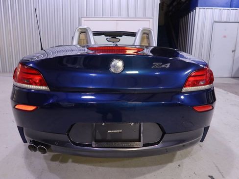 Used 2011 BMW Z4 sDrive30i image 4
