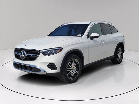 Certified 2025 Mercedes-Benz GLC 300 image 3