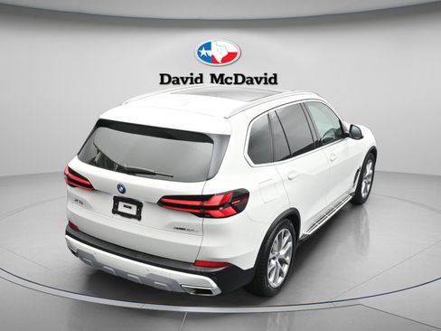 Used 2025 BMW X5 xDrive50e AWD/4WD image 41