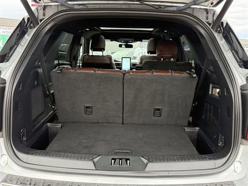 Certified 2022 Ford Explorer Platinum w/ Equipment Group 601A image 29