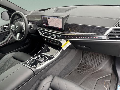 Used 2026 BMW X5 xDrive40i w/ M Sport Package image 26