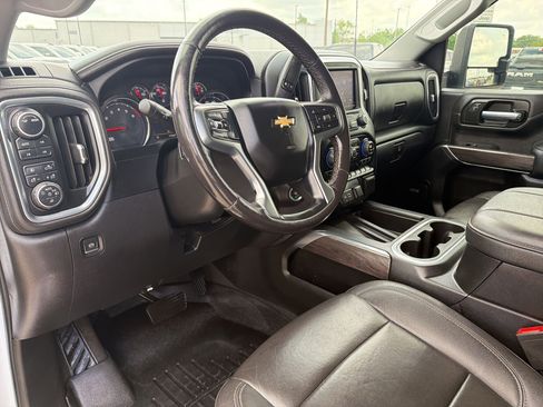 Used 2023 Chevrolet Silverado 2500 LTZ w/ LTZ Convenience Package AWD/4WD image 4