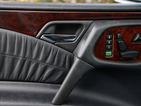 Used 1998 Mercedes-Benz E 320 E320 4DR SEDAN image 37