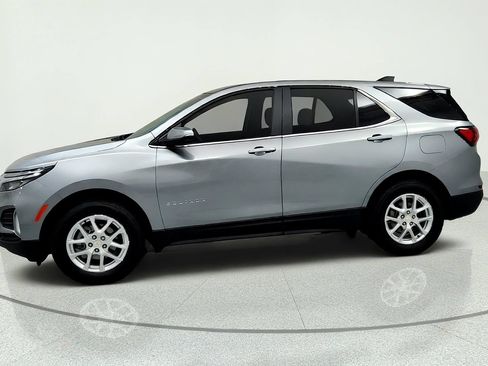 Used 2024 Chevrolet Equinox LT AWD/4WD image 2