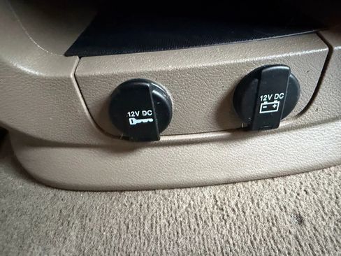 Used 2016 Chrysler Town & Country Touring image 47