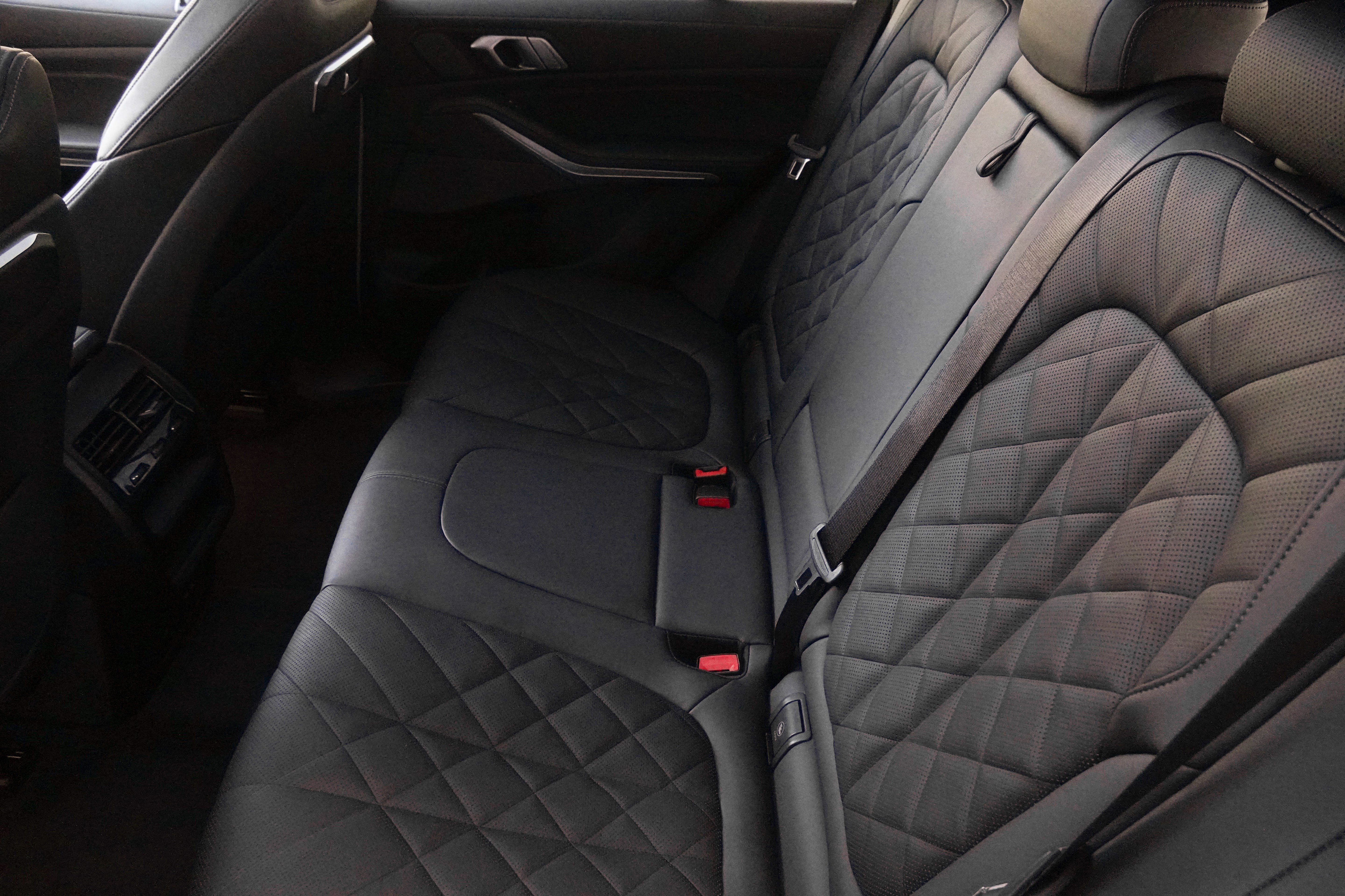 Certified 2025 BMW X5 xDrive40i w/ M Sport Package AWD/4WD image 35