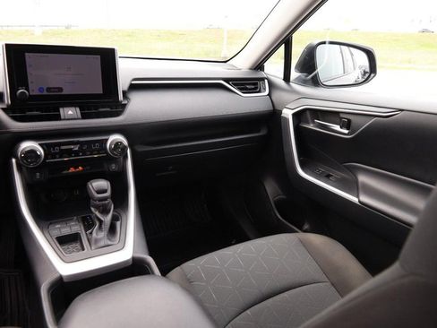 Used 2024 Toyota RAV4 XLE FWD image 25