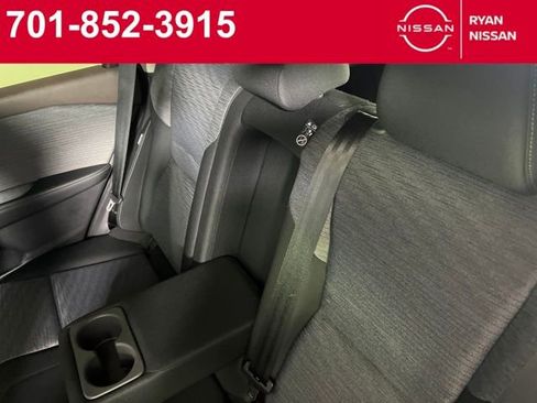 Certified 2023 Nissan Rogue SV image 32