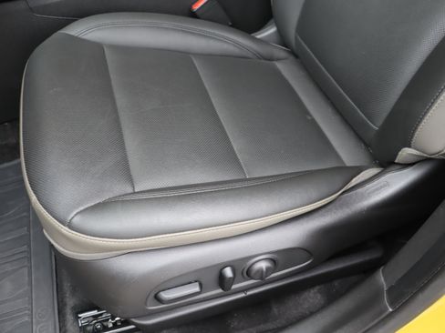 Certified 2024 Chevrolet Trax ACTIV w/ Sunroof Package image 17