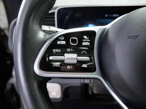 Used 2022 Mercedes-Benz GLS 580 4MATIC image 26