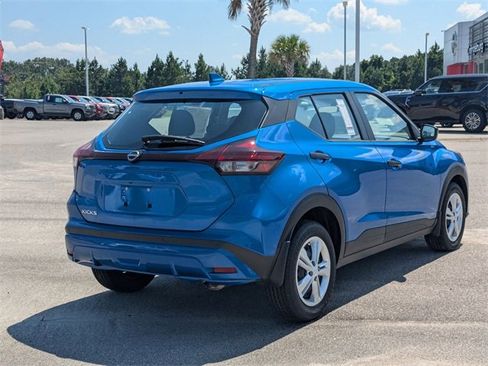 New 2025 Nissan Kicks Play S image 3