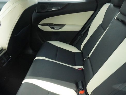 Used 2024 Lexus NX 250 FWD w/ Towing Package (2000 Lbs) image 11