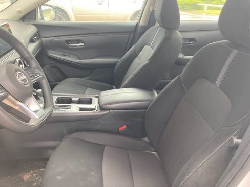 Used 2024 Nissan Sentra SV FWD image 3