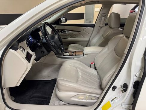 Used 2015 INFINITI Q70 L 5.6 w/ V8 Deluxe Technology Package image 8