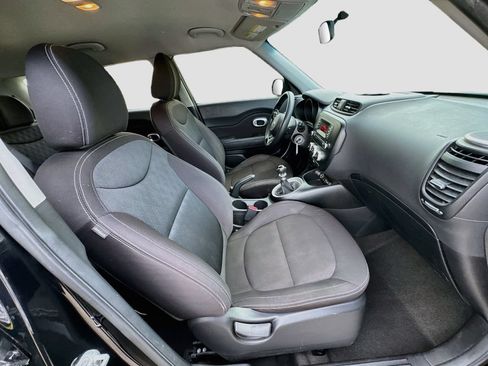 Used 2016 Kia Soul FWD image 30