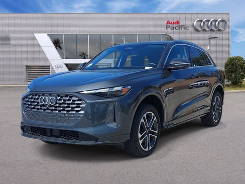 Certified 2025 Audi Q5 Premium w/ Convenience Package AWD/4WD image 1