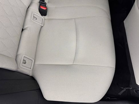 Used 2024 Toyota Corolla Cross L image 33