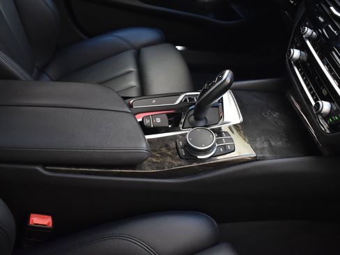 Used 2020 BMW 530i w/ Convenience Package image 27