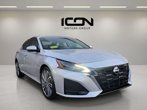 Used 2023 Nissan Altima 2.5 SL image 3