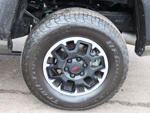 Used 2024 Toyota Tacoma TRD Off-Road image 42