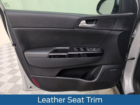 Used 2019 Kia Sportage EX w/ EX Technology Package FWD image 32