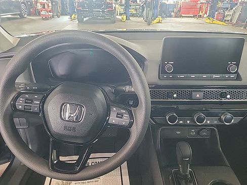 Used 2023 Honda Civic LX image 10