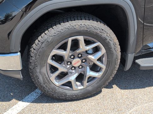 Used 2024 GMC Sierra 1500 SLT w/ SLT Premium Package RWD image 12