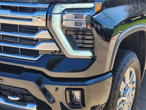 New 2026 Chevrolet Silverado 2500 High Country w/ High Country Premium Package AWD/4WD image 17