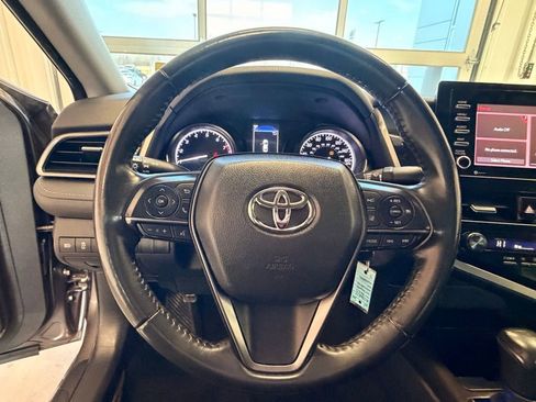 Used 2023 Toyota Camry SE image 19
