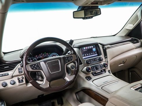 Used 2018 GMC Yukon XL Denali w/ Denali Ultimate Package image 5