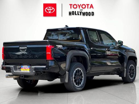 New 2026 Toyota Tacoma TRD Off-Road w/ TRD Off Road Premium Package AWD/4WD image 4