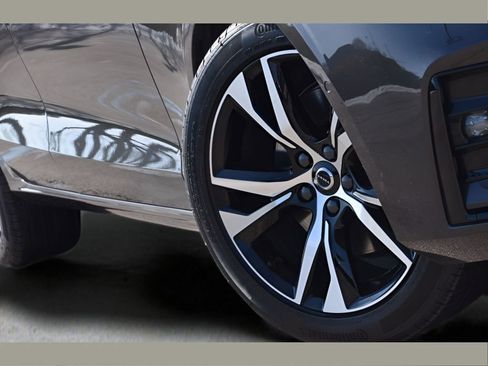 Used 2025 Volvo S60 B5 Plus image 9