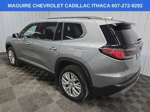 Used 2024 GMC Acadia Elevation w/ Luxury Package AWD/4WD image 9