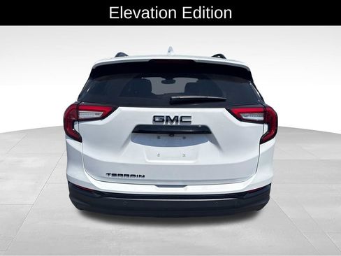 Used 2022 GMC Terrain SLT w/ Elevation Edition FWD image 4