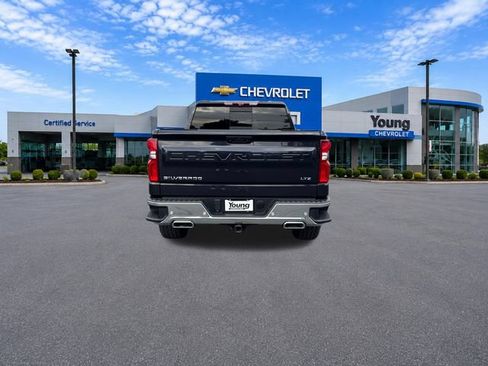 Used 2022 Chevrolet Silverado 1500 LTZ w/ LTZ Premium Package AWD/4WD image 6