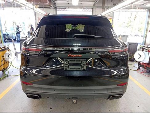 Used 2020 Porsche Cayenne AWD/4WD image 5