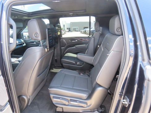 Used 2023 Cadillac Escalade ESV Premium Luxury RWD image 19