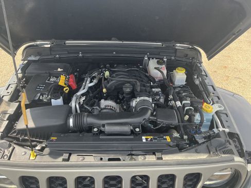 Used 2022 Jeep Gladiator Overland AWD/4WD image 43