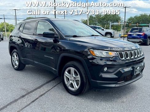 Used 2023 Jeep Compass Latitude w/ Convenience Group AWD/4WD image 9