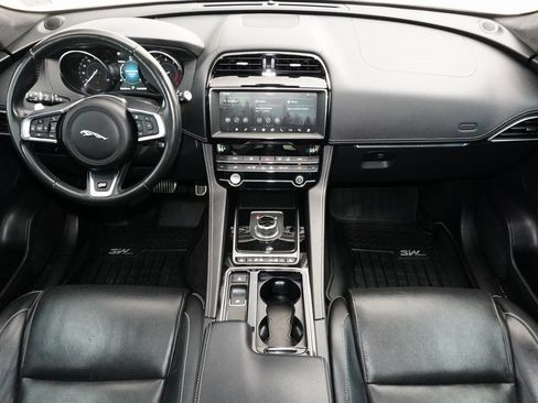 Used 2020 Jaguar F-PACE S image 23