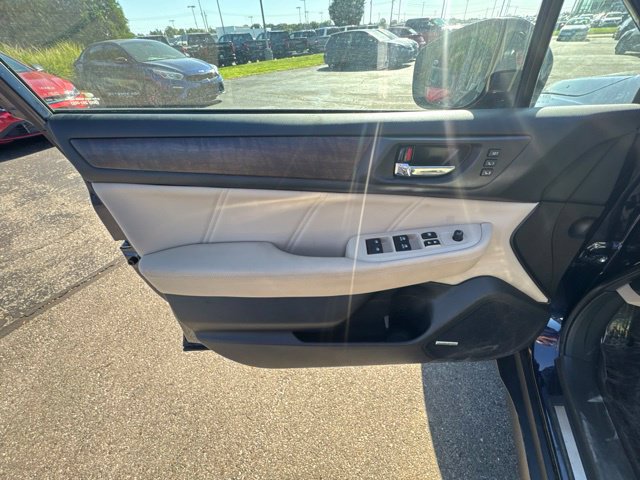 Used 2018 Subaru Outback 2.5i Limited w/ Popular Package #2 AWD/4WD image 11