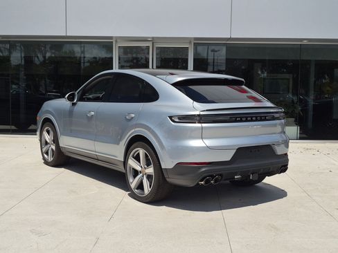 New 2026 Porsche Cayenne Coupe AWD/4WD image 3