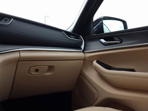 New 2025 Jeep Grand Cherokee Limited image 39