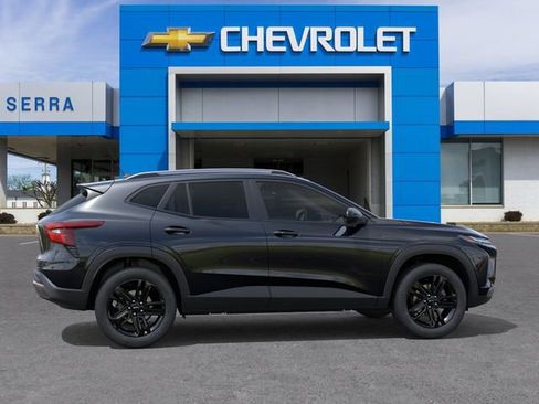 New 2026 Chevrolet Trax ACTIV w/ Sunroof Package FWD image 5