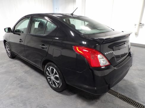 Used 2019 Nissan Versa S Plus image 7